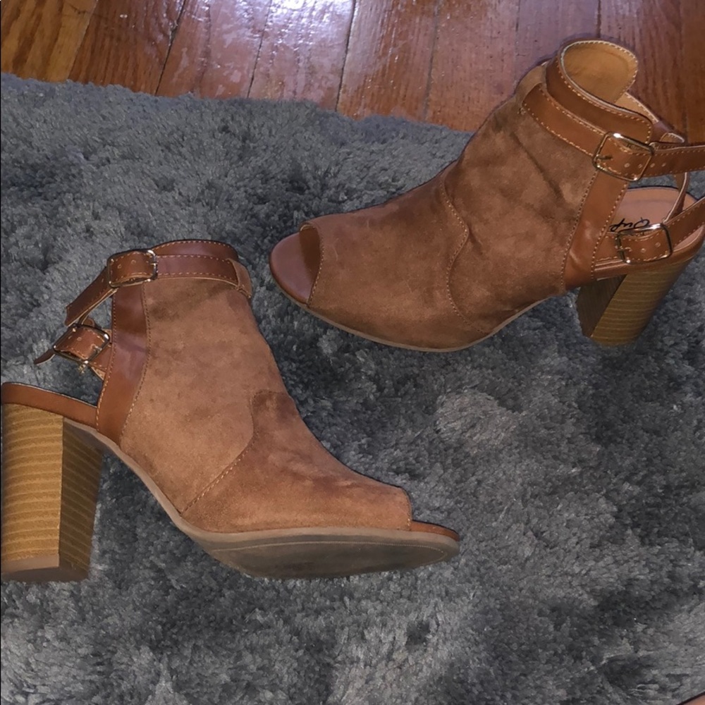 Double buckle open toed booties